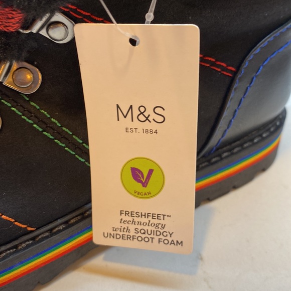 NWT Marks & Spencer Vegan Suede Fur Lined Booties - Picture 7 of 9